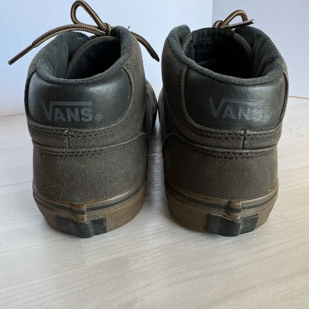 Vans Chukka Mid Canvas Brown Gum Sole Youth 6, Men 6,‎ Women 7.5, MidTop Sneaker